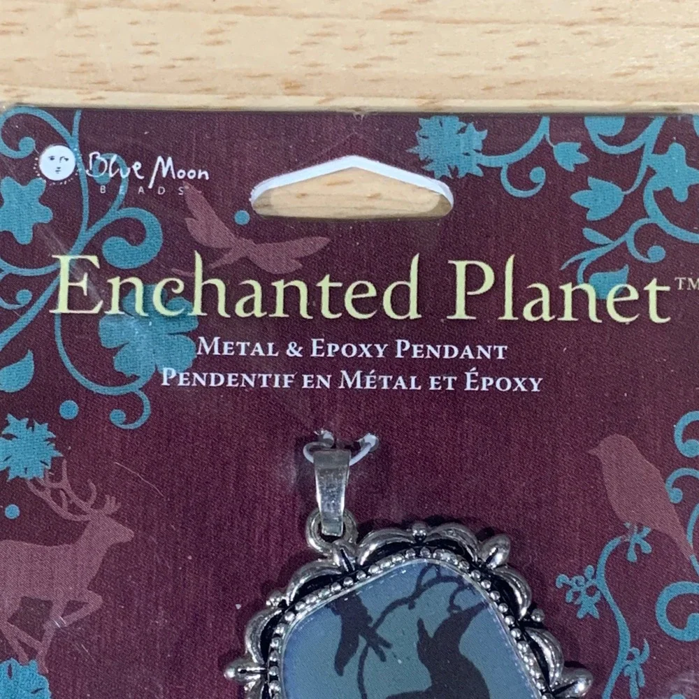Blue Moon Beads Enchanted Planet Metal Epoxy Bird In Flight Pendant Set of 2 NEW